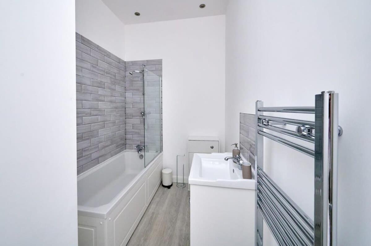 Modern 2 Bedroom Apartment In Preston بريستون المظهر الخارجي الصورة