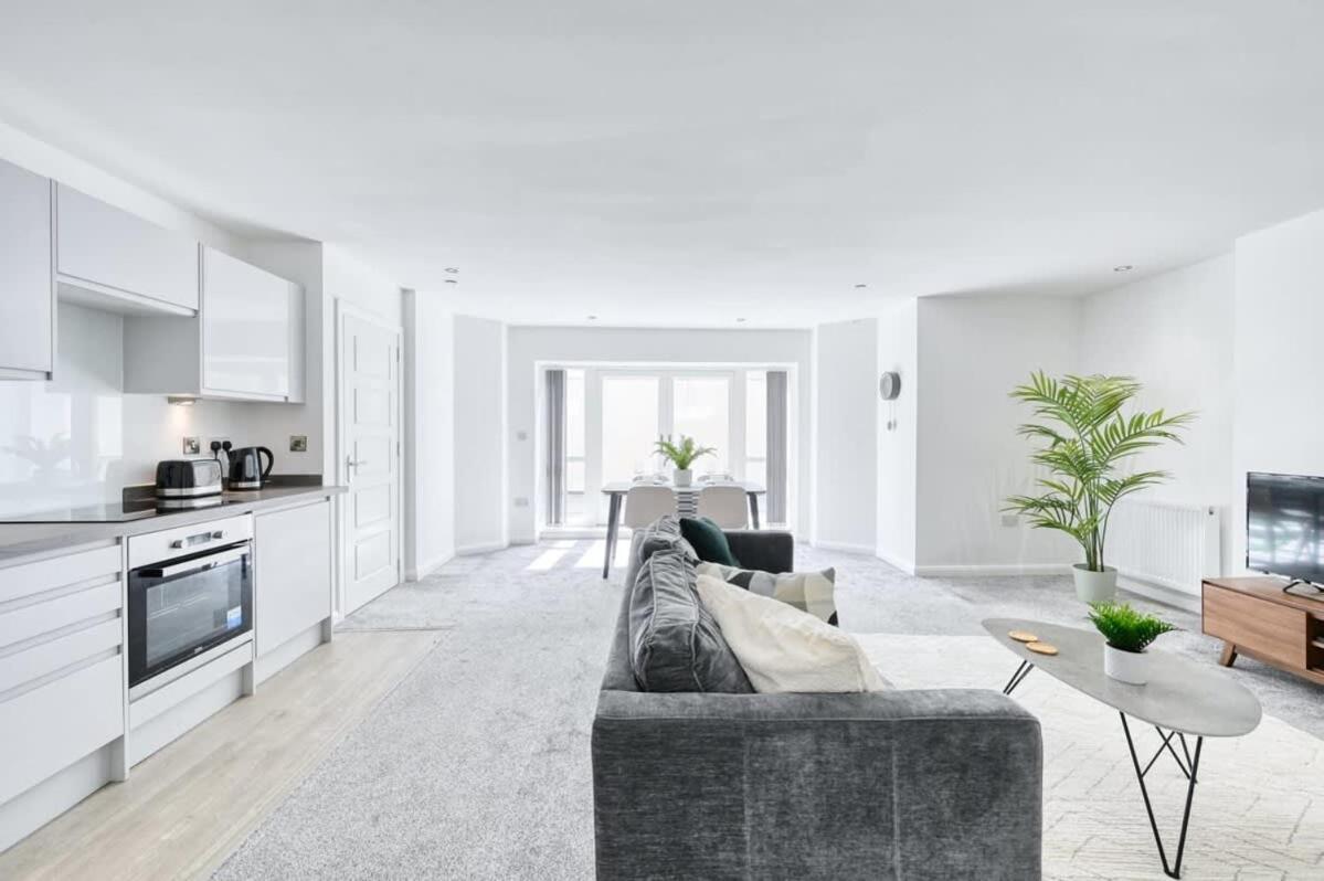 Modern 2 Bedroom Apartment In Preston بريستون المظهر الخارجي الصورة