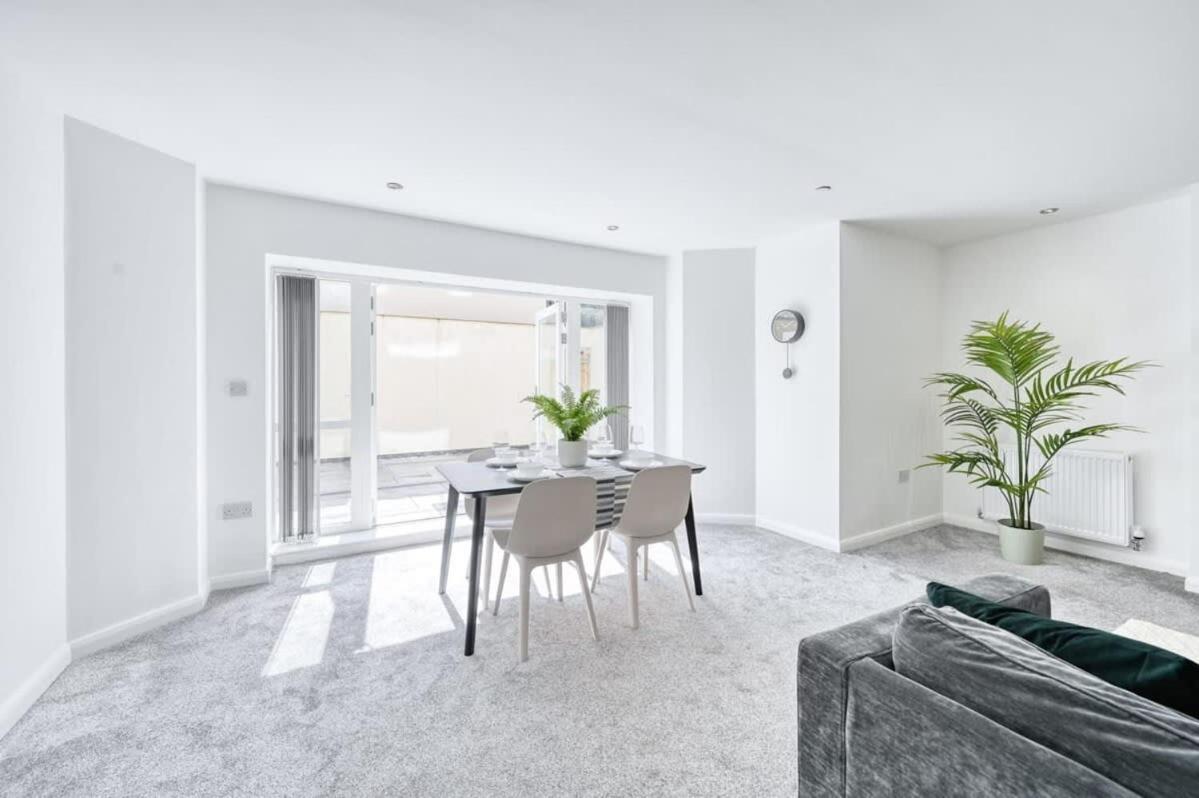Modern 2 Bedroom Apartment In Preston بريستون المظهر الخارجي الصورة
